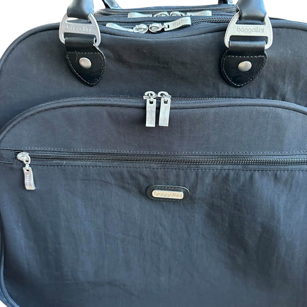 NWOT Baggallini Roller Bag Luggage Carry On Black - Picture 3 of 11